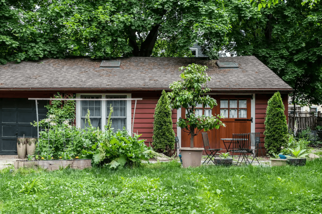 Cozy cottage in historic neighborhood