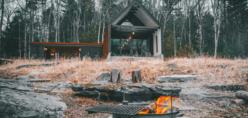 The Pond House A modern cabin within the forest.